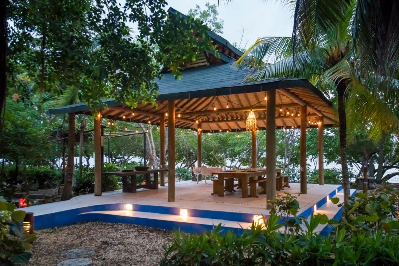 hotel playa manglares isla baru