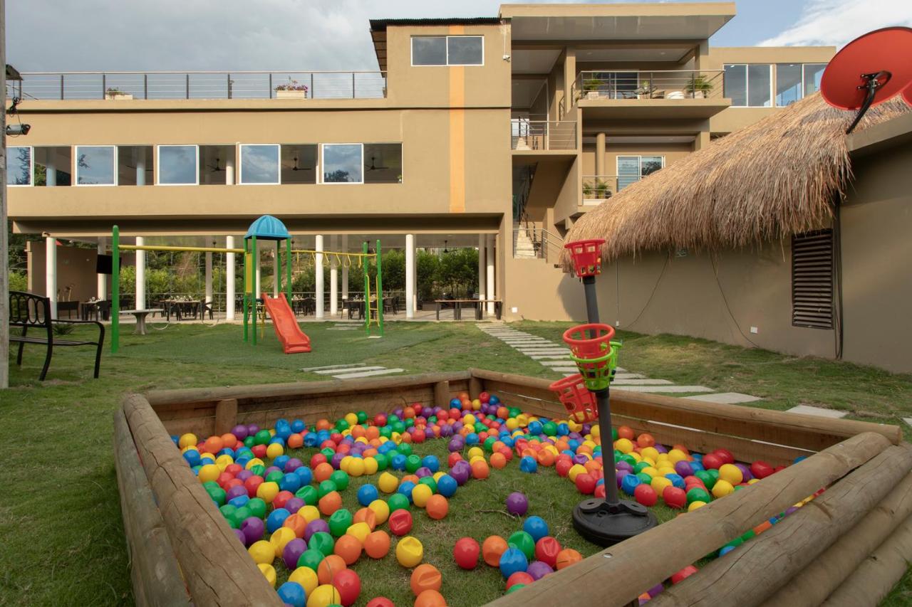 hotel-natural-hill's-by-h&r-3 Villeta Hotel Natural Hill's by H&R photo: 7