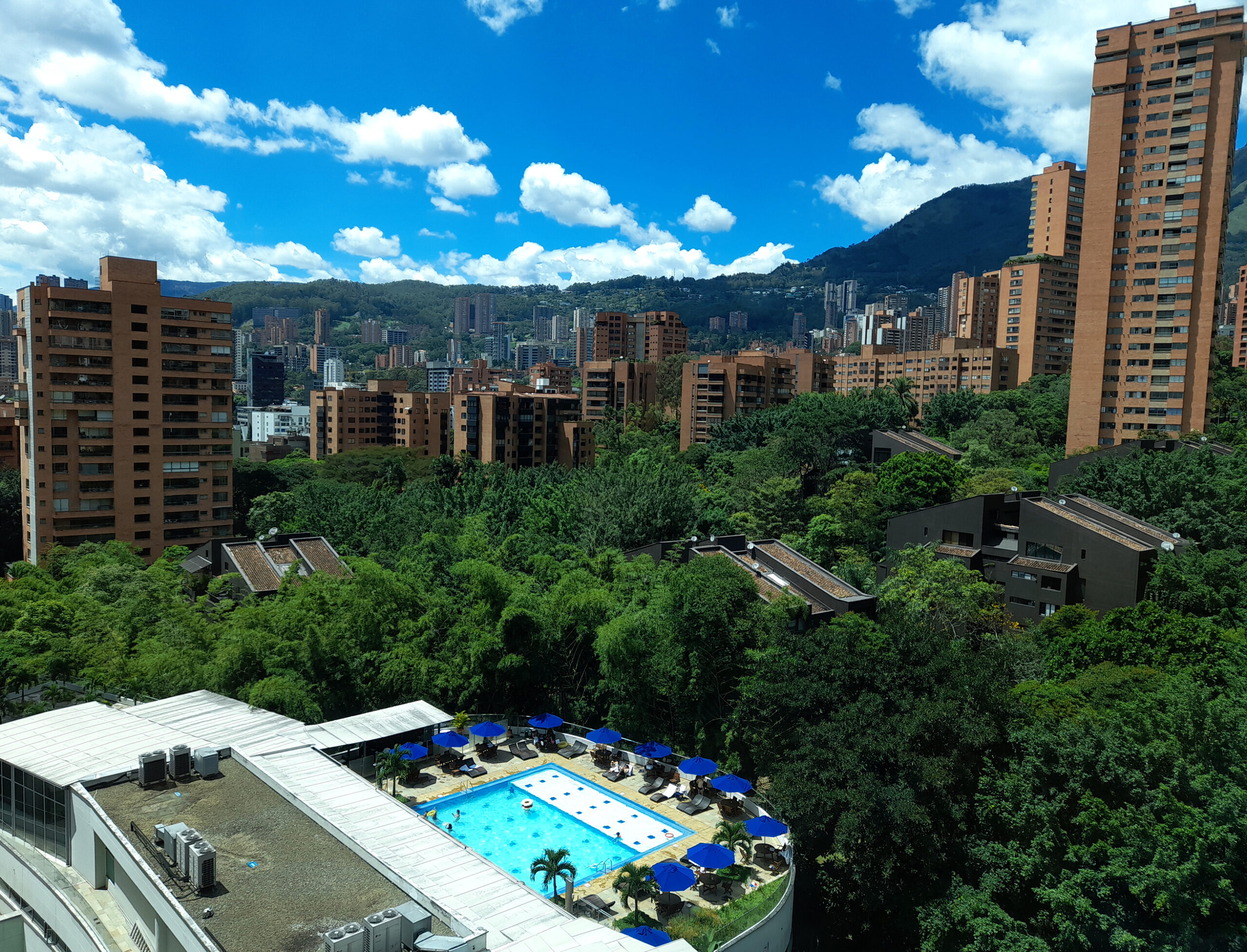 hoteles con jacuzzi en medellin